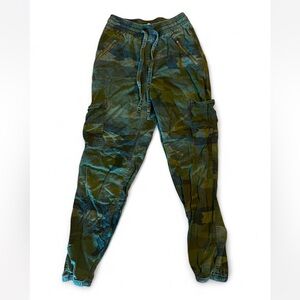 Hollister Ultra High-Rise Camouflage Joggers